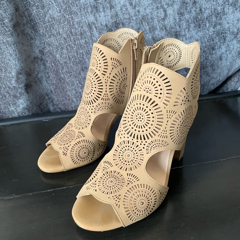 Francesca’s tan faux leather peep toe heel- size 7.5